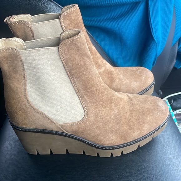 Diba Tru Boots. Worn once. - Picture 2 of 4